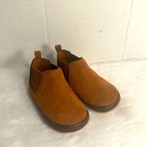 Old Navy suede Baby Boots 12-18 Months like new shoes booties